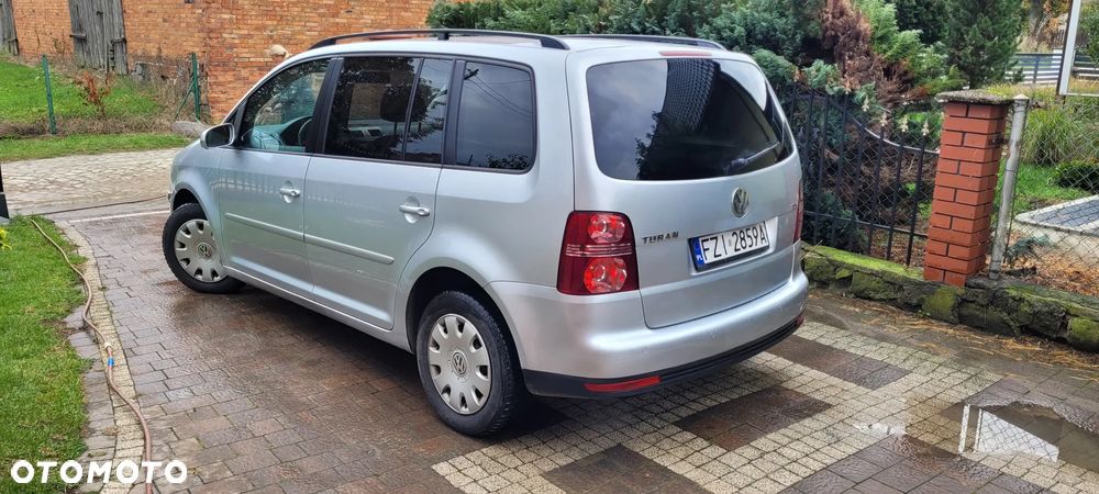 Volkswagen Touran 1.9 TDI DPF DSG Trendline - 3