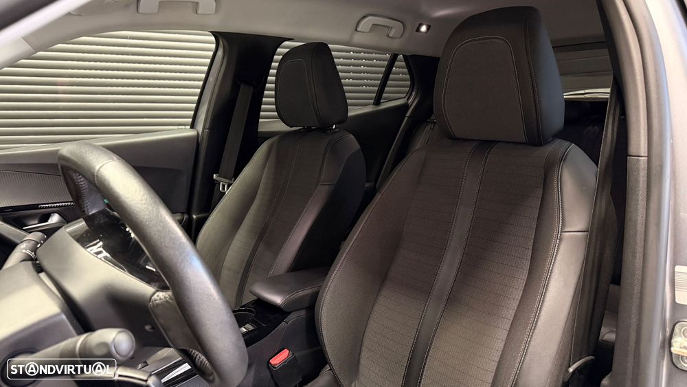 Peugeot 2008 1.2 PureTech Allure Pack - 16