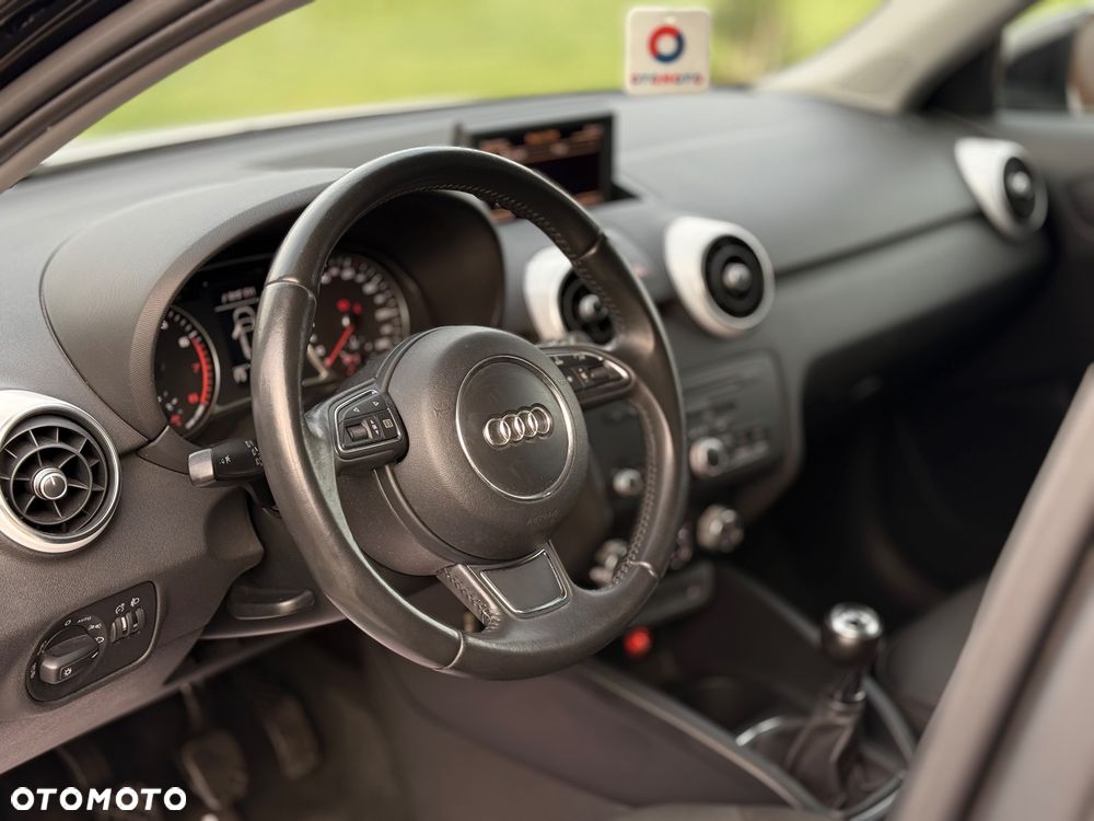 Audi A1 Sportback 1.2 TFSI S line Sportpaket - 17