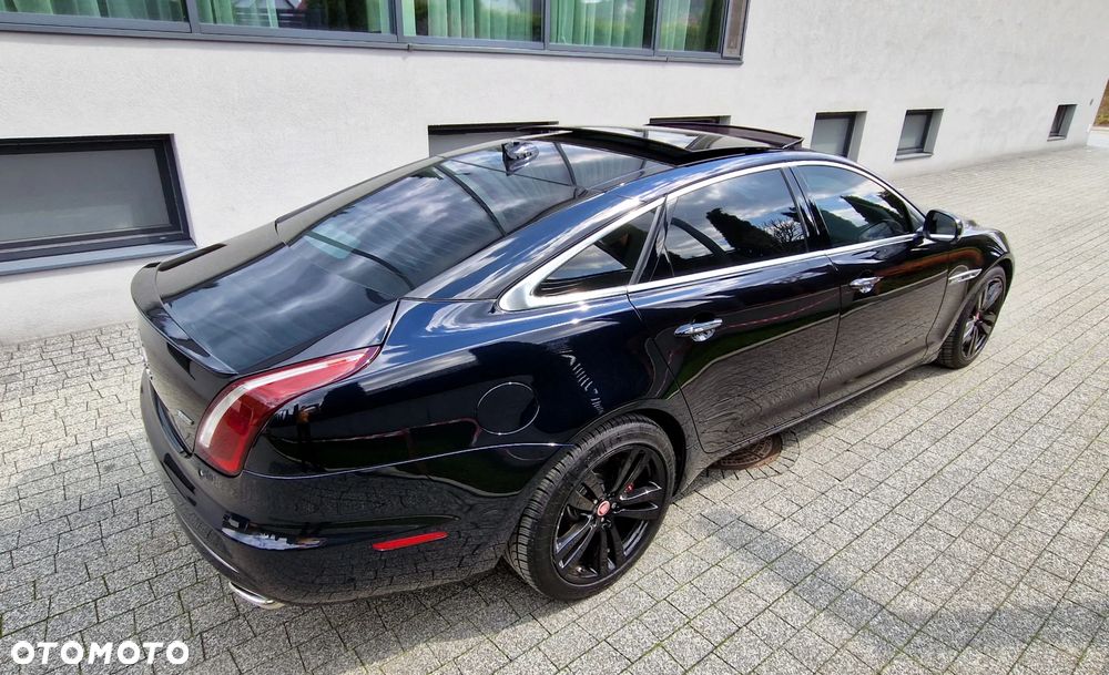 Jaguar XJ 3.0 T LWB Portfolio - 11