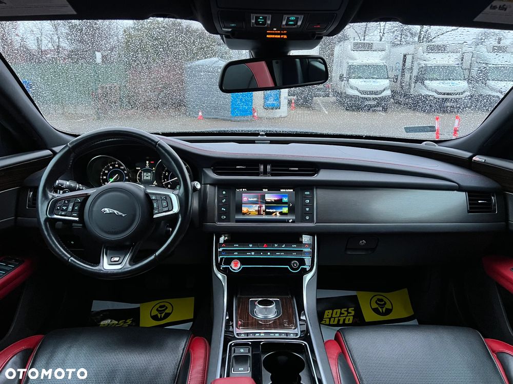 Jaguar XF S AWD - 12