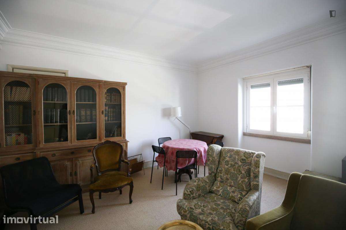 Quarto - localizado em Roma-Areeiro Lisbon - Grande imagem: 5/54