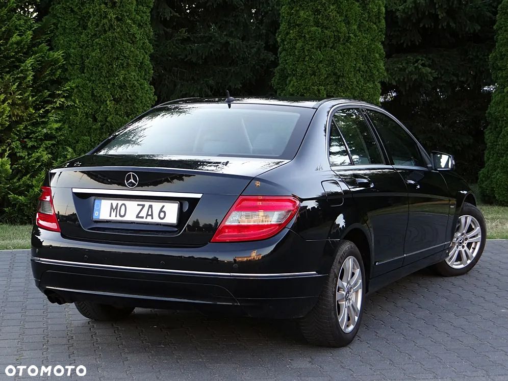 Mercedes-Benz Klasa C 180 Avantgarde Edition - 4
