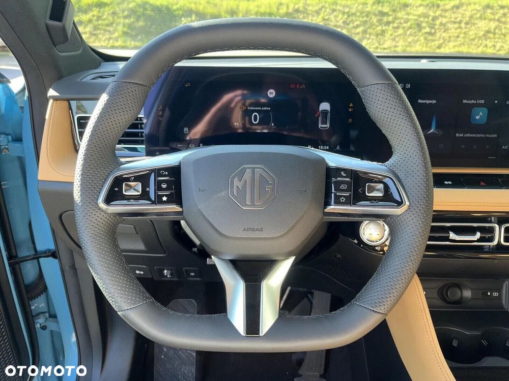 MG HS Hybrid+ - 12