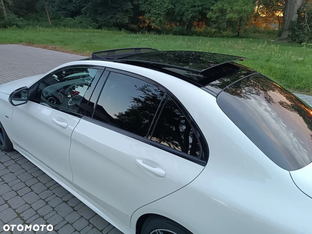 Mercedes-Benz Klasa C 250 T 7G-TRONIC AMG Line - 23