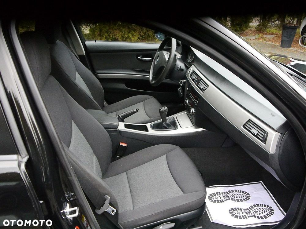 BMW Seria 3 320i - 23