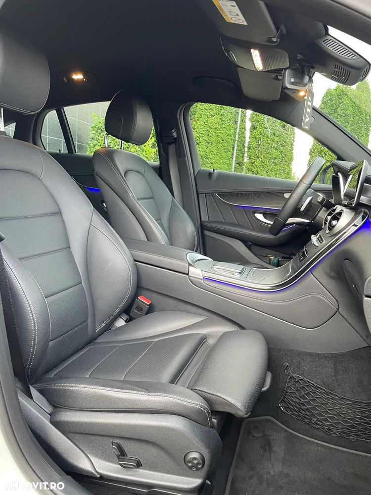 Mercedes-Benz GLC Coupe 300 4MATIC MHEV - 29