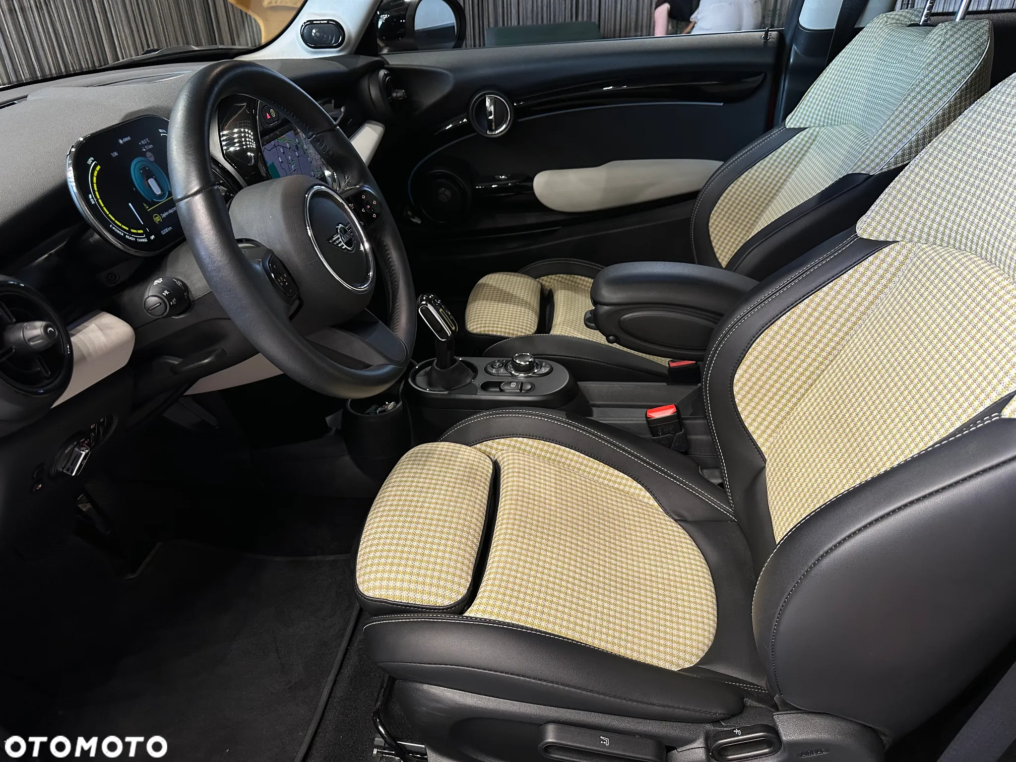 MINI Cooper SE - 16