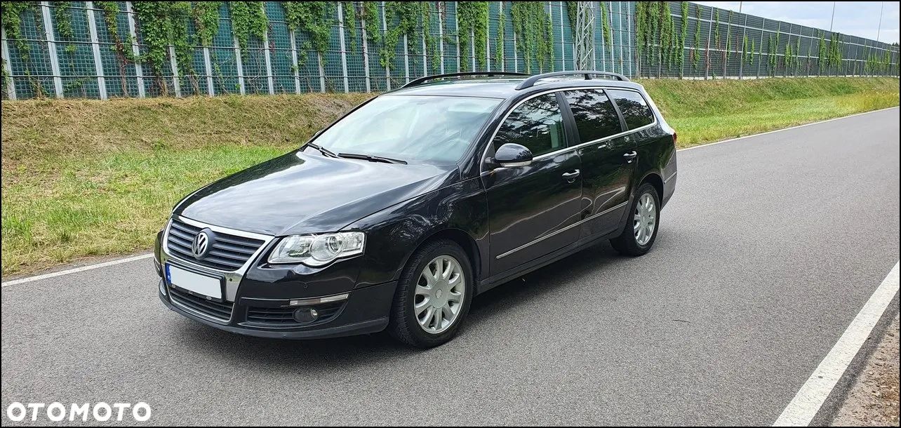 Volkswagen Passat - 1