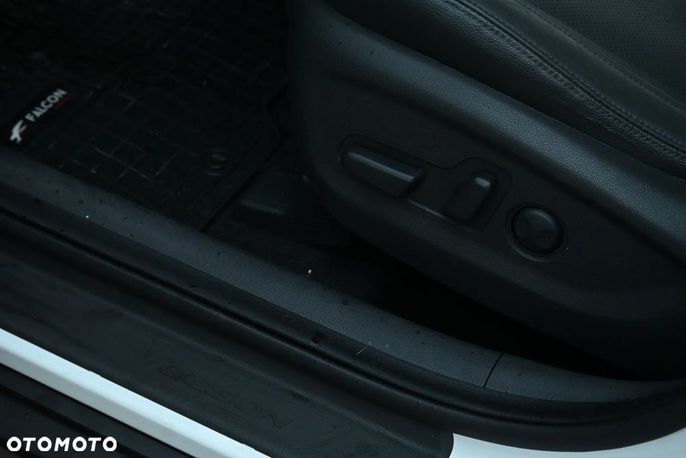 Hyundai Tucson 2.0 CRDi Premium 4WD - 28