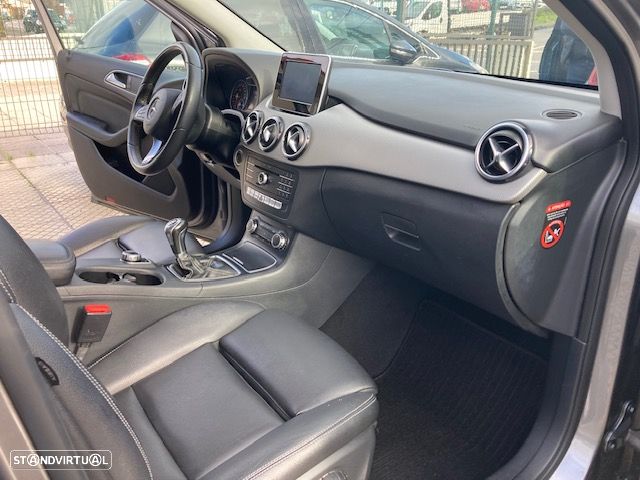 Mercedes-Benz B 180 - 6