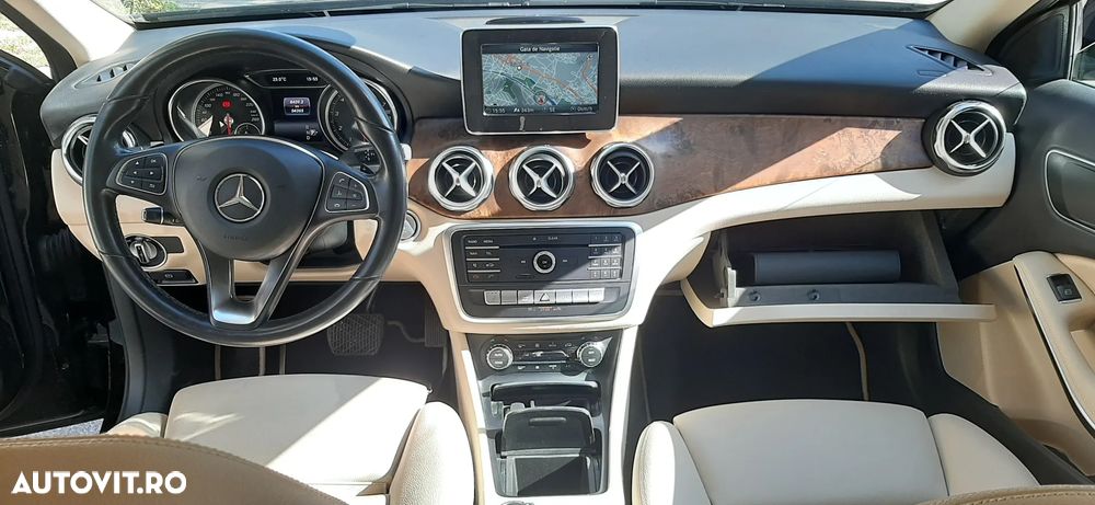 Mercedes-Benz GLA - 18