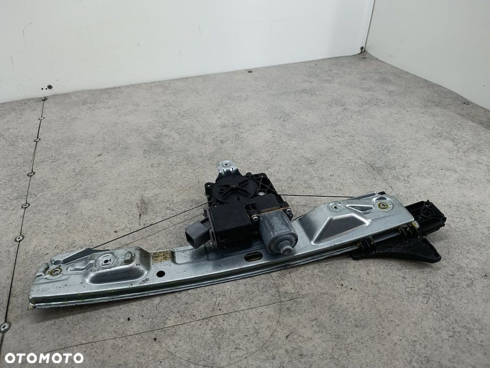 PODNOŚNIK SZYBY PRAWY TYŁ OPEL INSIGNIA A 20952451  964840-107  BROSE  GM - 2