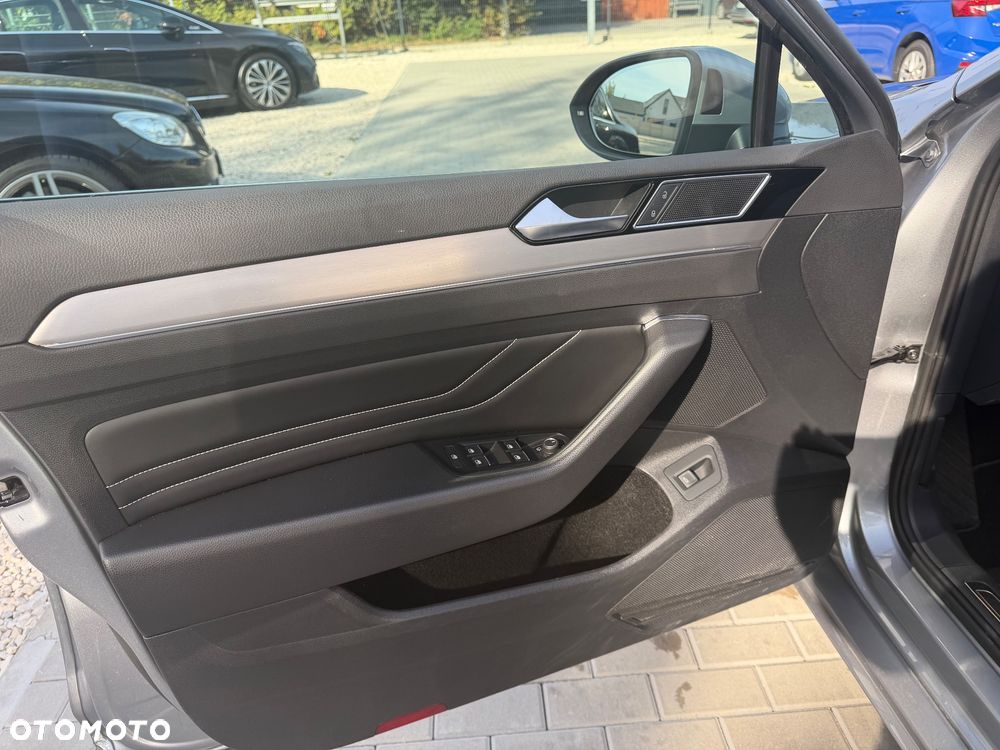 Volkswagen Passat 2.0 TDI EVO Business DSG - 18