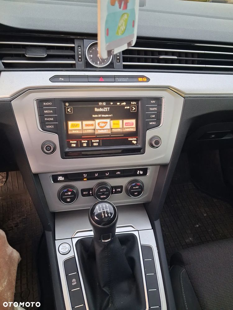 Volkswagen Passat 1.6 TDI BMT Comfortline - 15