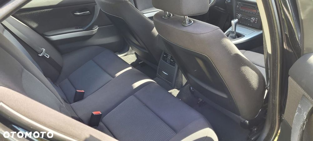 BMW Seria 3 318i - 3