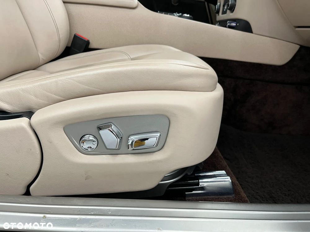 Rolls-Royce Wraith - 37