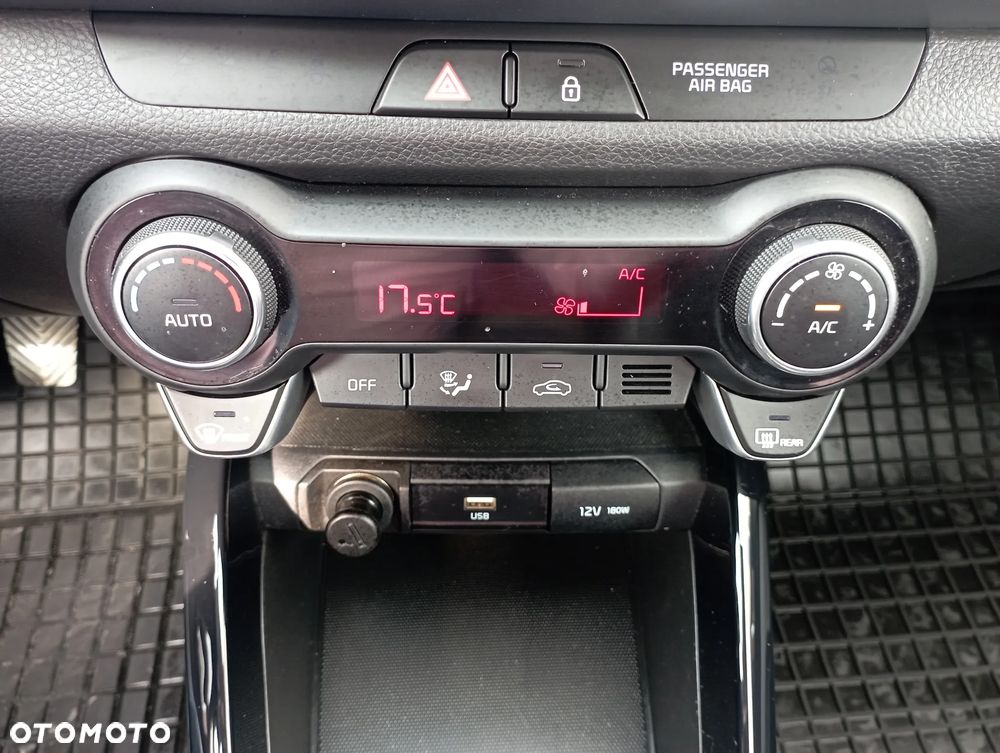 Kia Stonic 1.2 L - 14