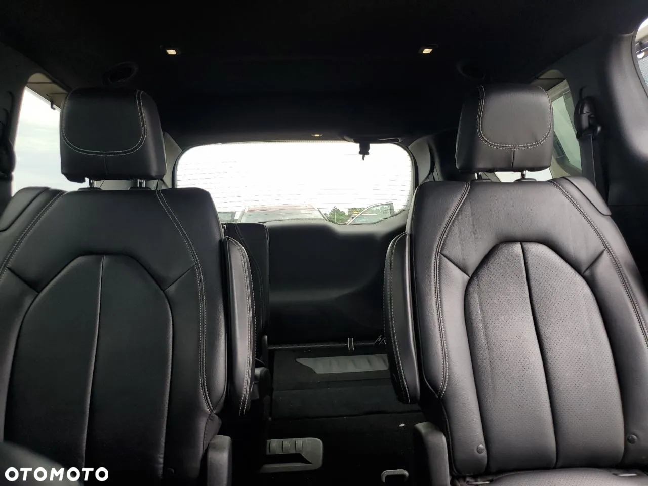 Chrysler Pacifica - 9