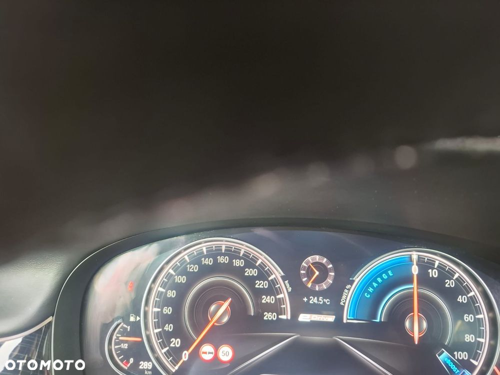 BMW Seria 7 740e iPerformance - 39