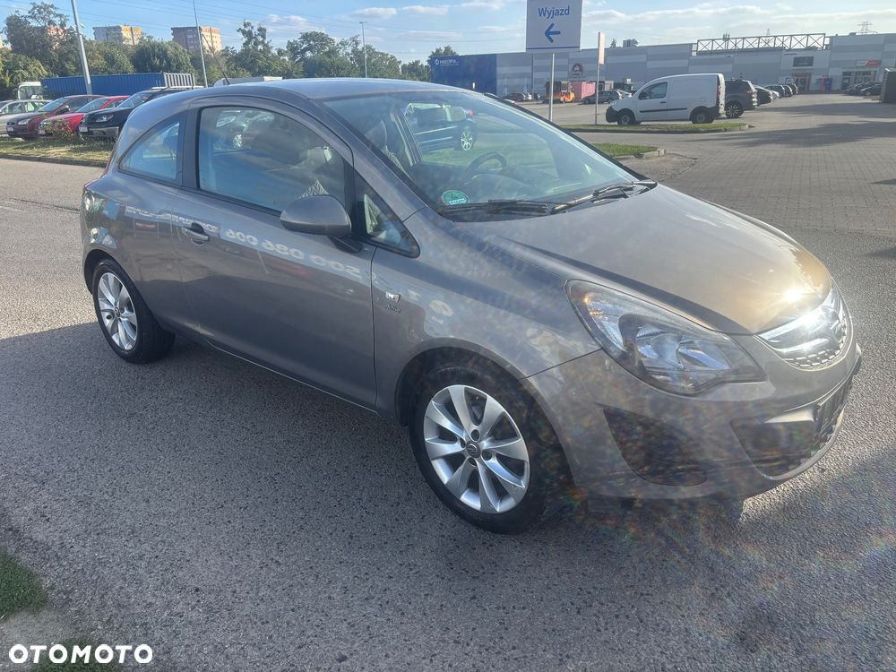 Opel Corsa 1.2 16V Cosmo - 8