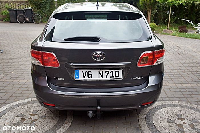 Toyota Avensis 1.8 Life - 26