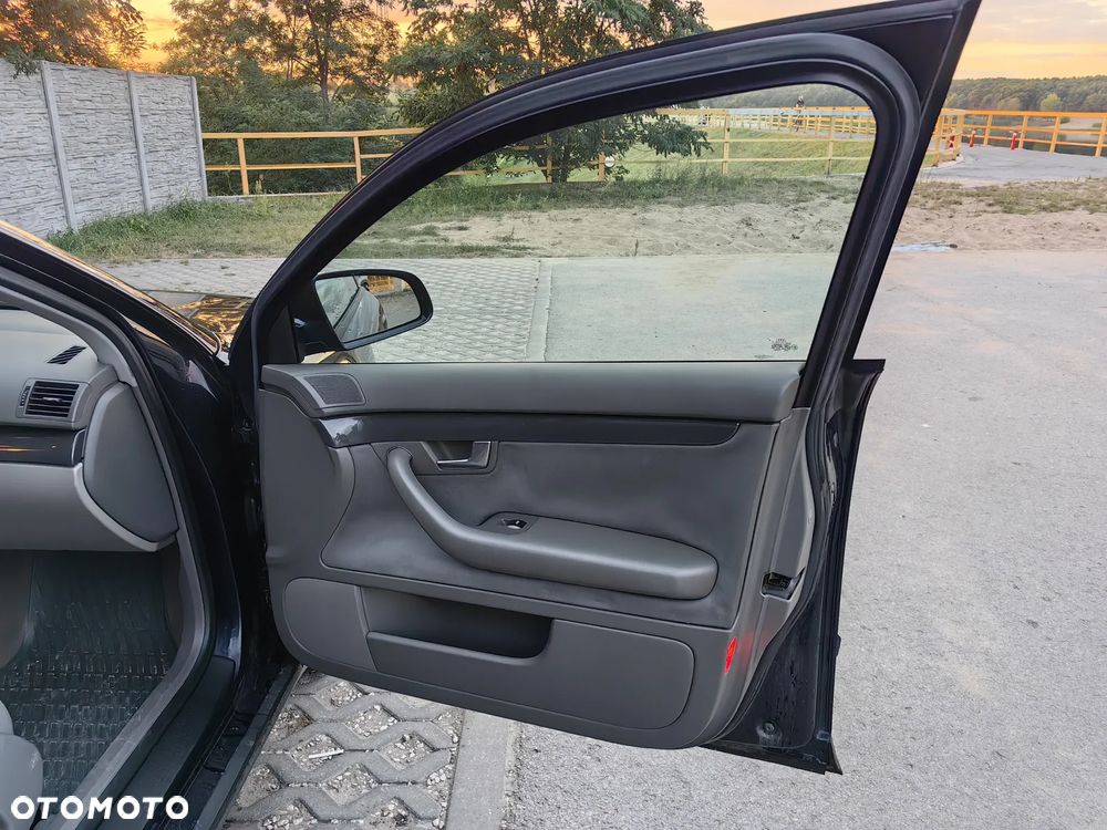 Audi A4 Limousine - 19