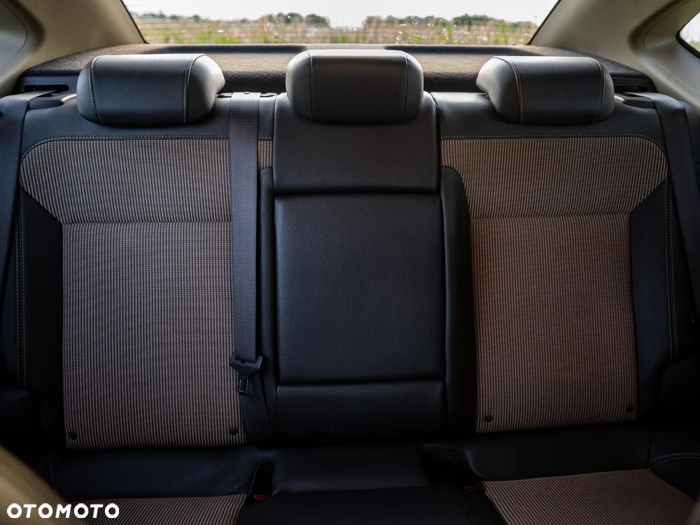 Opel Astra 1.4 T Executive - 7