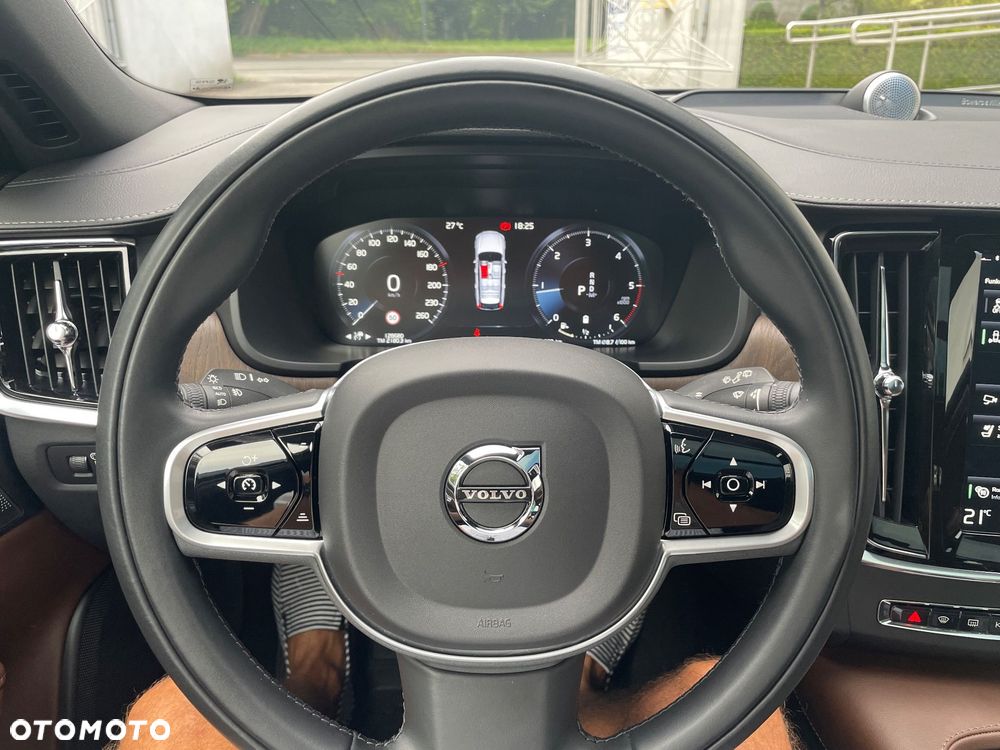 Volvo V90 Cross Country - 8