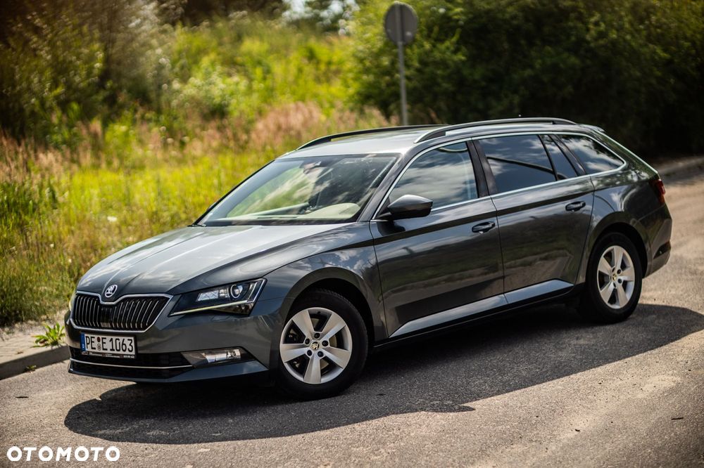 Skoda Superb 2.0 TDI DSG Ambition - 4