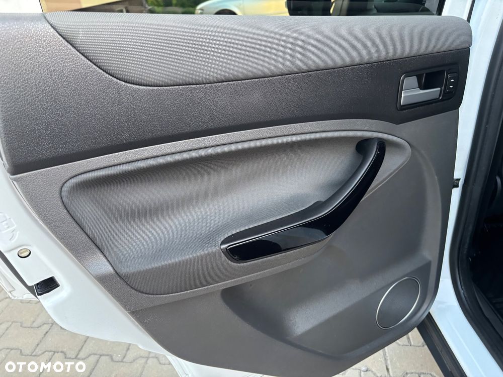 Ford Kuga 2.0 TDCi 2x4 Trend - 25