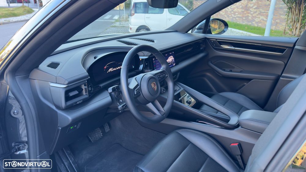 Porsche Macan Electric 4 - 12