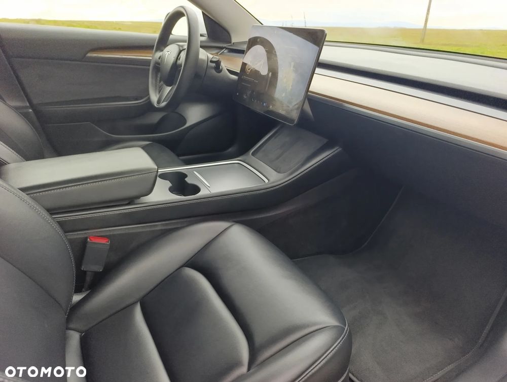Tesla Model 3 - 13