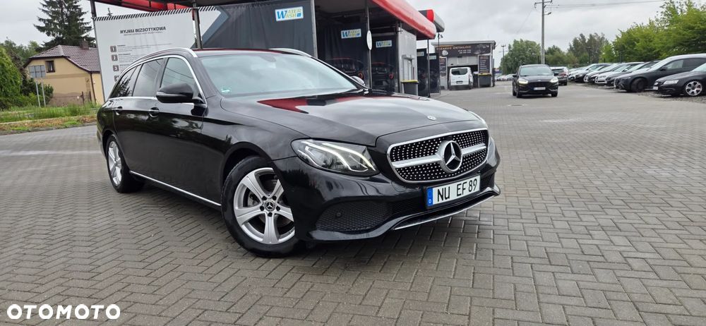 Mercedes-Benz Klasa E 220 d 9G-TRONIC - 24