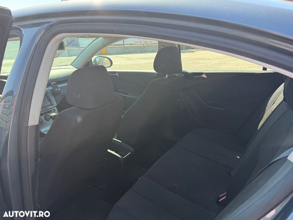 Volkswagen Passat 2.0 TDI Trendline DPF - 10