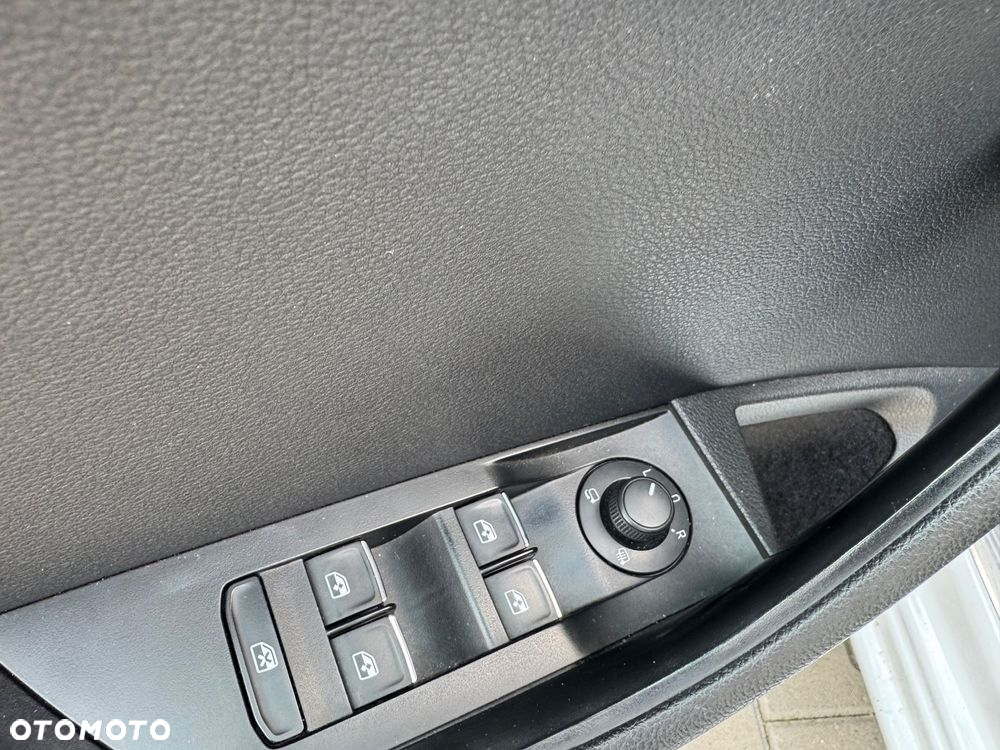 Skoda Superb 2.0 TDI 4x4 DSG SportLine - 27