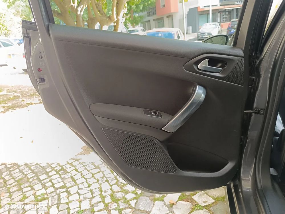 Peugeot 2008 1.2 PureTech Crossway EAT6 - 19