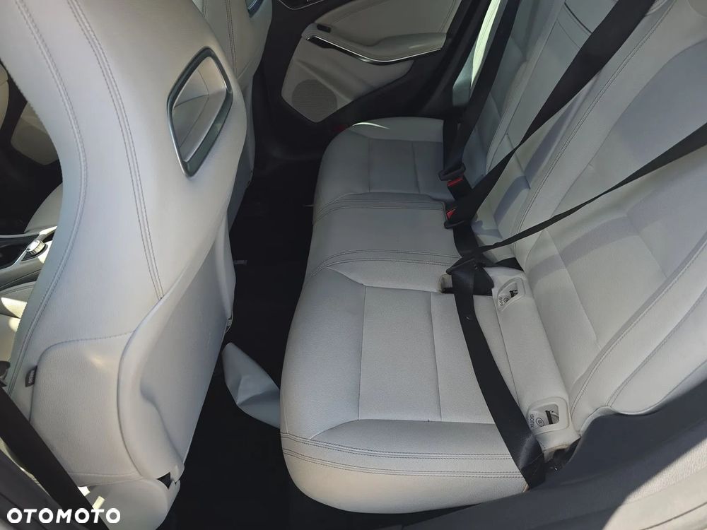 Mercedes-Benz CLA 250 4-Matic - 9