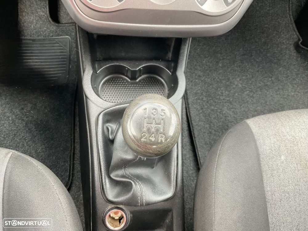 Fiat Punto 1.3 M-Jet Easy S&S - 24