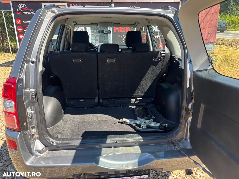 Suzuki Grand Vitara 1.9 DDiS Comfort + DPF Family - 26