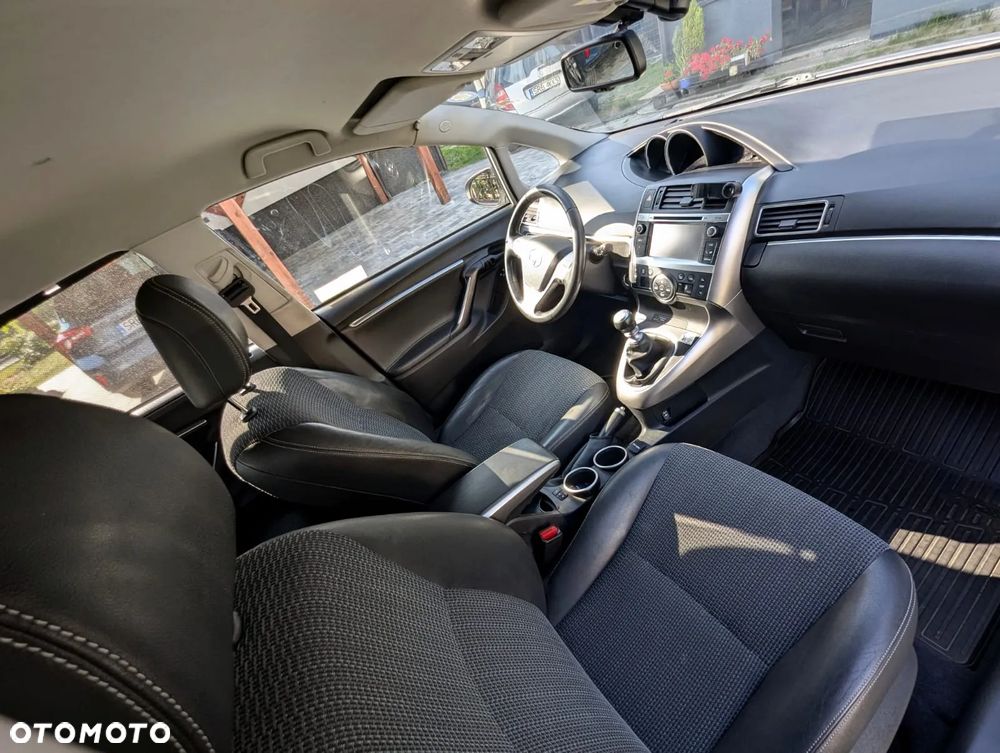 Toyota Verso 2.2 D-CAT Prestige - 12