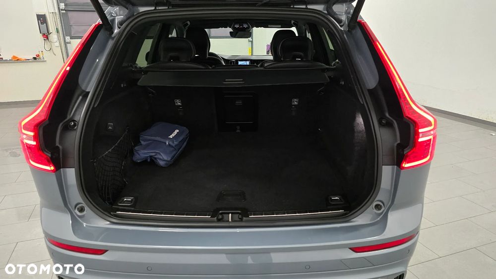 Volvo XC 60 B4 B Plus Dark - 9