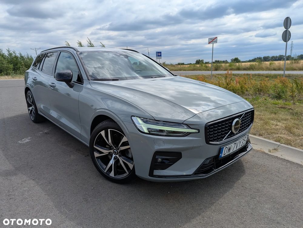 Volvo V60 B4 B Plus Dark - 1
