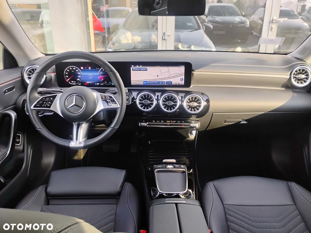Mercedes-Benz CLA 180 mHEV Progressive 7G-DCT - 17