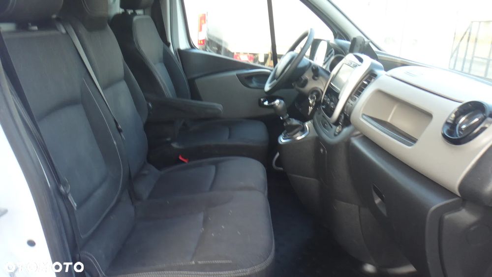 Renault Trafic - 11