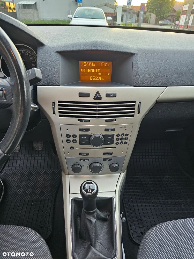 Opel Astra 1.6 Design Edition - 15