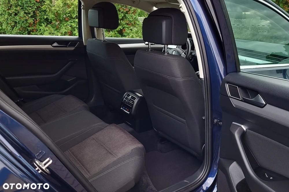 Volkswagen Passat 1.6 TDI BMT Comfortline - 9