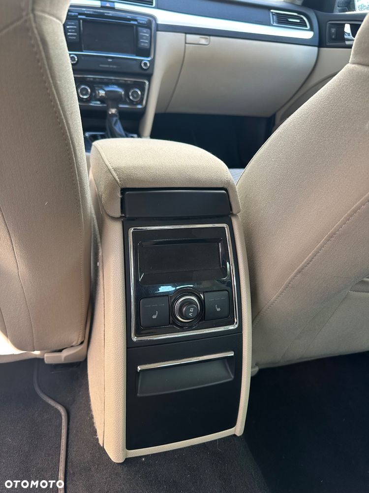 Skoda Superb 1.8 TSI Elegance DSG - 33