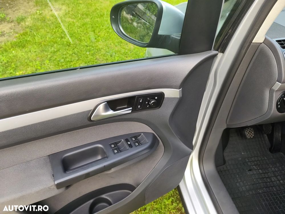 Volkswagen Touran 1.6 TDI Highline - 5