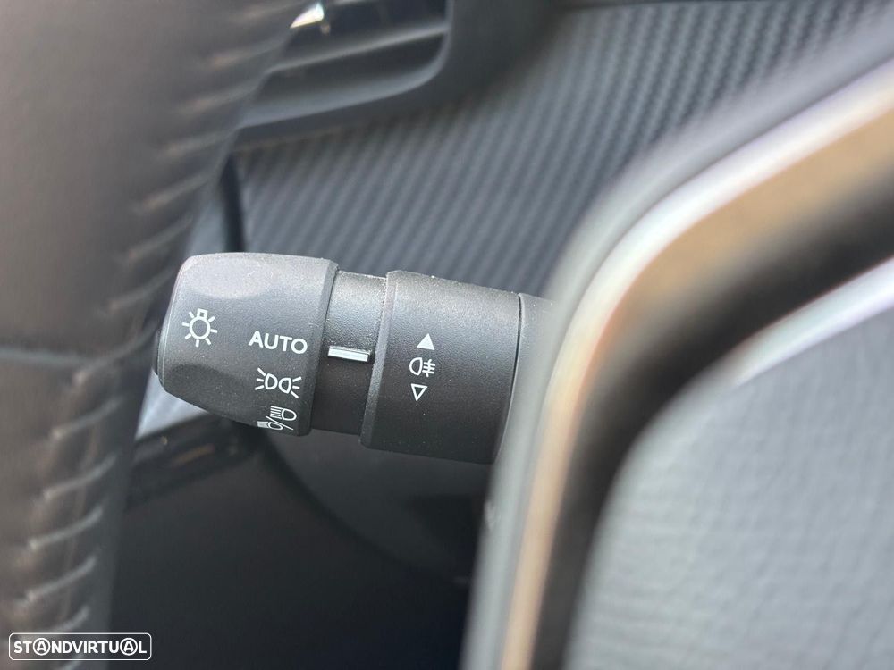 Peugeot e-208 50 kWh Allure Pack - 18